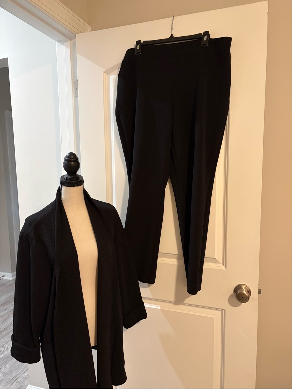Kasper Black Straight-Leg Pull-On Ponte Pants